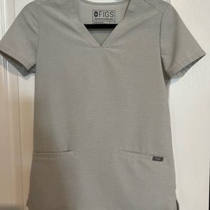 casma three pocket scrub top